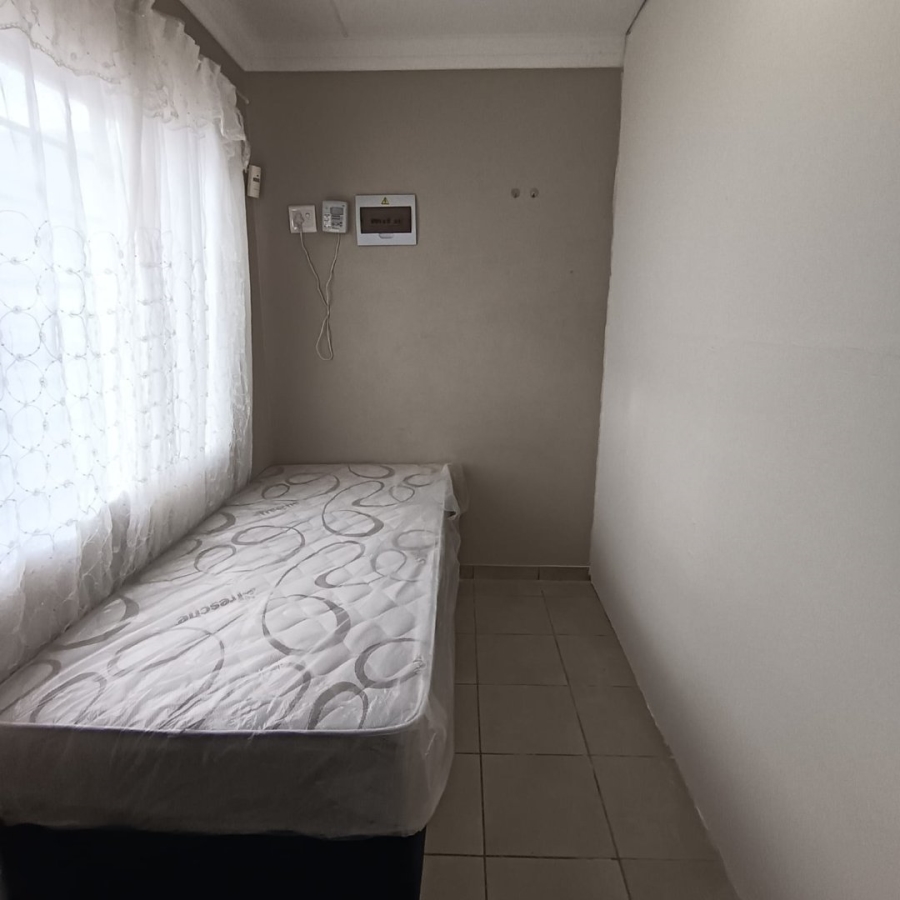 To Let 1 Bedroom Property for Rent in Belhar Western Cape